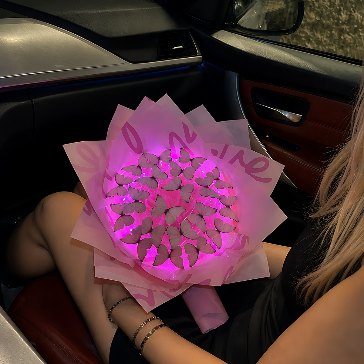 Led Işıklı Pembe Love Kelebek Buketi | Romantik Hediye